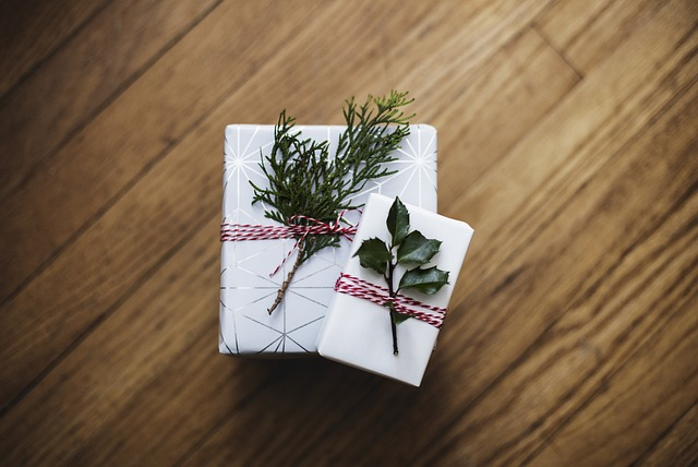 6 Smart Tips to Avoid Overbuying During Holiday Shopping